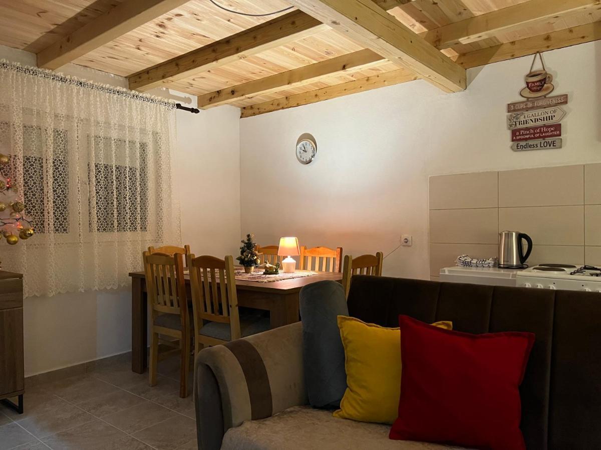 Laf Guest House Колашин Екстер'єр фото