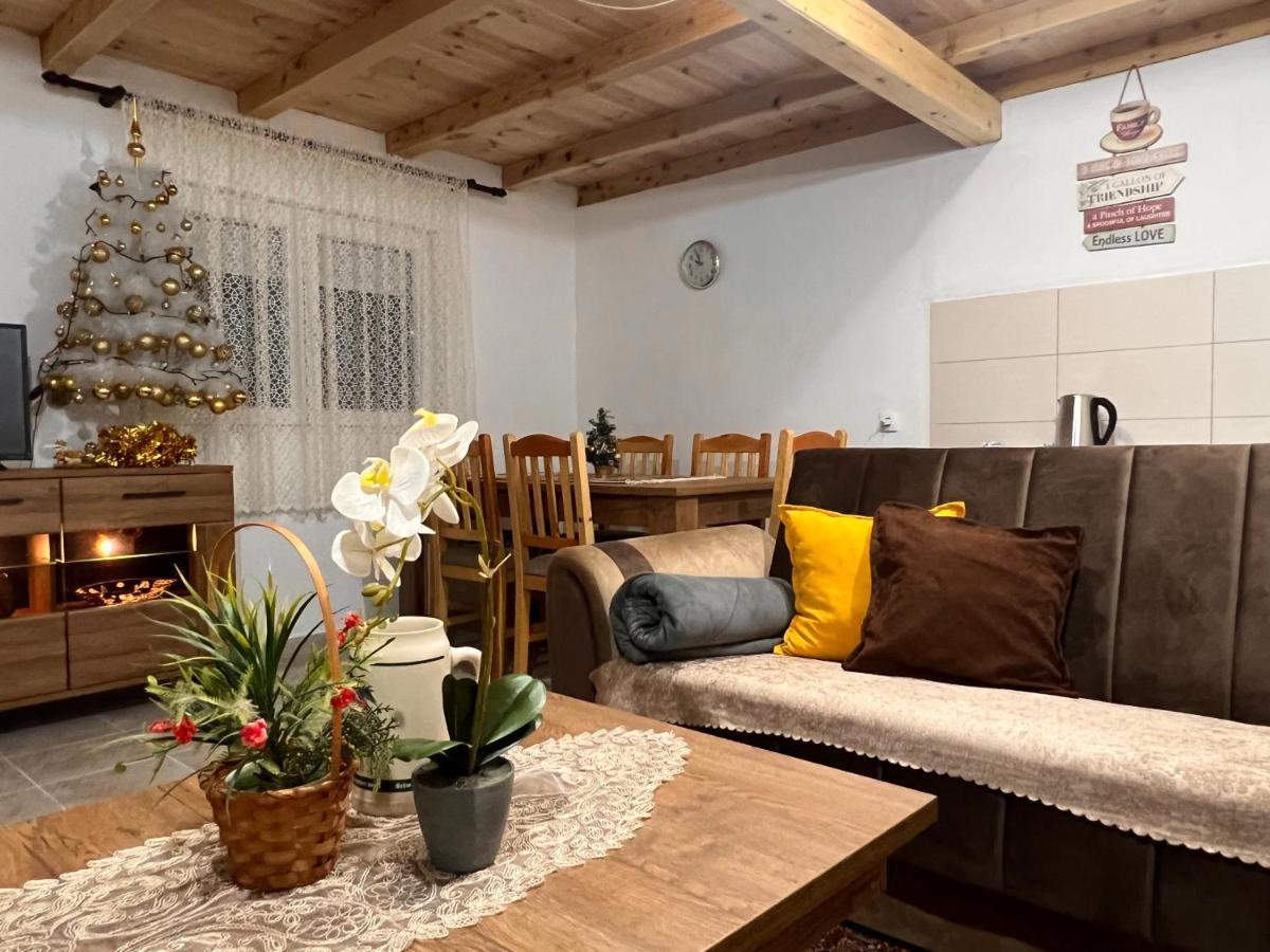Laf Guest House Колашин Екстер'єр фото