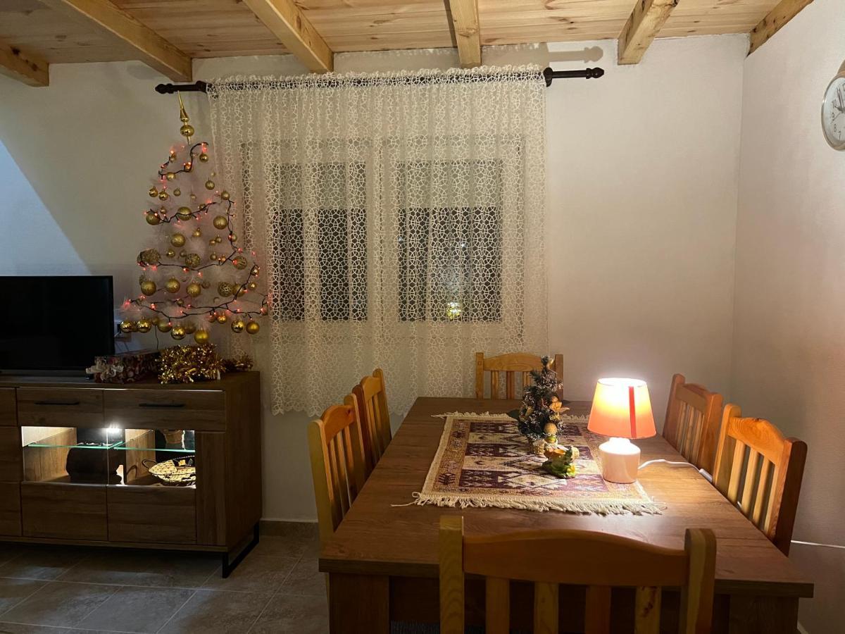 Laf Guest House Колашин Екстер'єр фото
