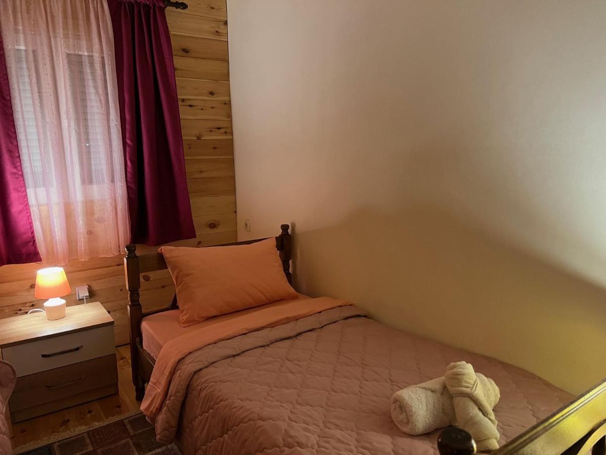 Laf Guest House Колашин Екстер'єр фото