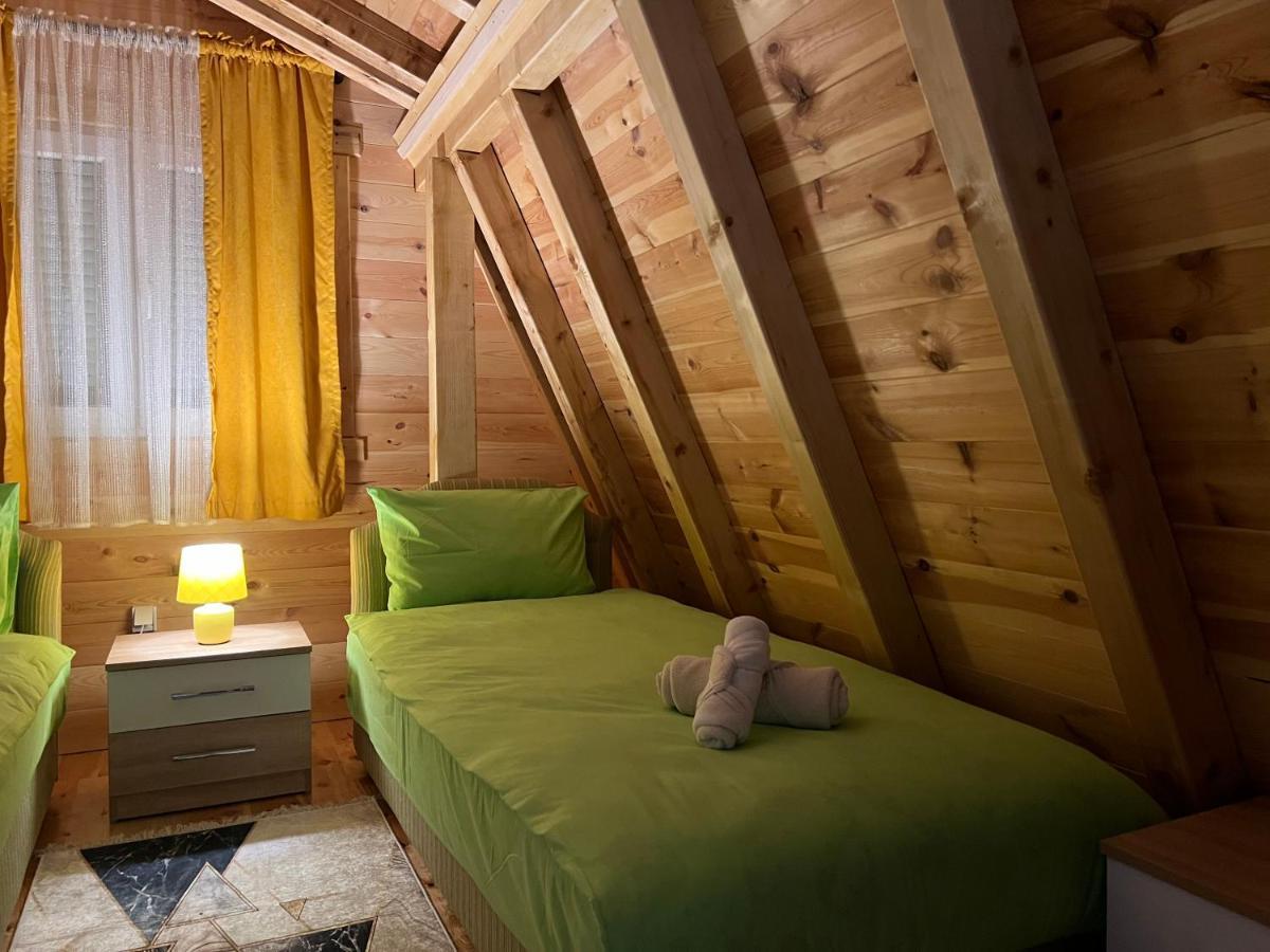 Laf Guest House Колашин Екстер'єр фото