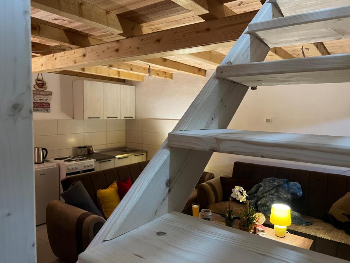 Laf Guest House Колашин Екстер'єр фото