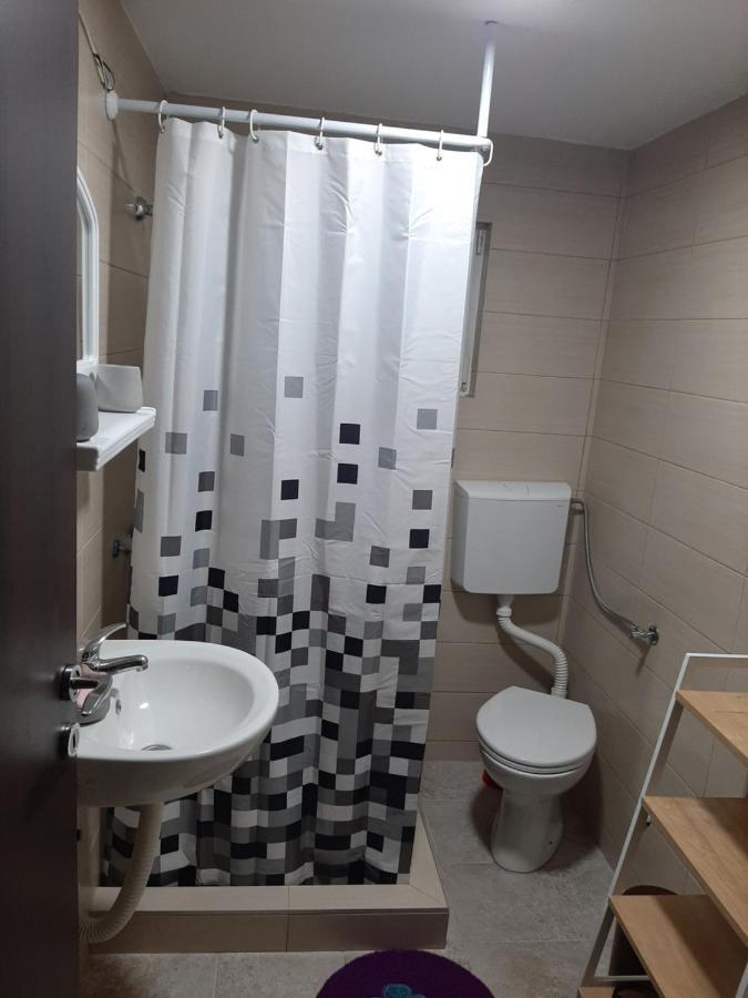 Laf Guest House Колашин Екстер'єр фото